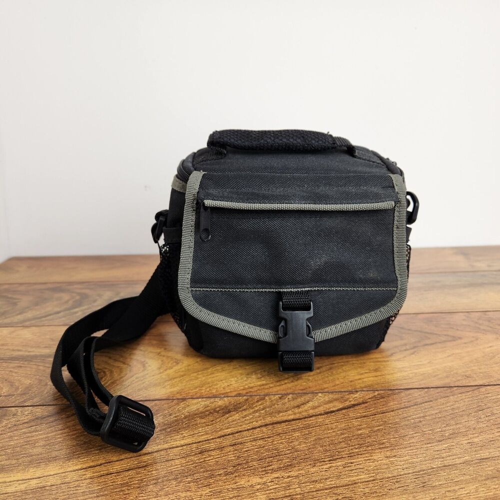 35mm & Digital Camera Bag W/Shoulder Strap Black Soft Case with Handle & Pockets